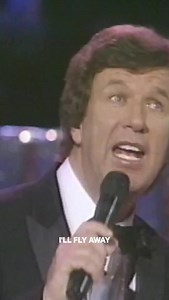 I’ll fly away, oh glory, I’ll fly away. 🪽🎶 Taking it back to 1987 with Carol Lawrence, Bill Gaither, Sandi Patti and Larnelle Harris singing “I’ll Fly Away” at the 18th Annual Dove Awards. Secure your seat! Tickets are available now for the 57th Annual Dove Awards at doveawards.com. 🕊️ | GMA Dove Awards