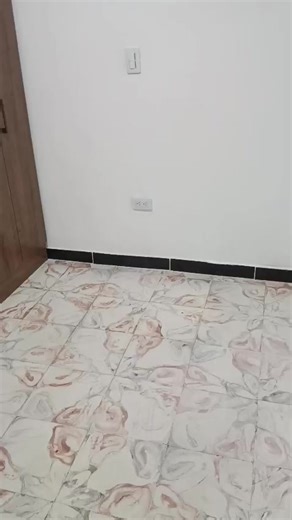 #vendo GANGA VENDO SEGUNDO PISO EN CALATRAVA 69 metros 3 habitaciones Cocina integral Baño Patio Ventanal a la calle Sala comedor Valor $245.000.000 Información: 3113579822 Yuli Cortés