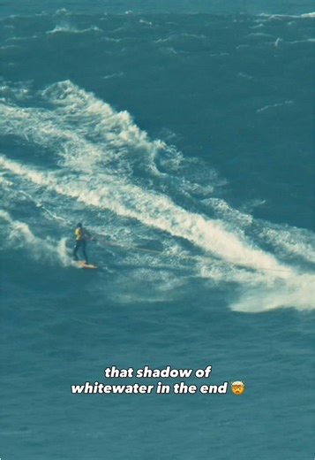 Gotta be built different to surf these waves 🤯 Justine Dupont is once again the female big wave champion! Congrats 💪 #winner #bigwave #surf