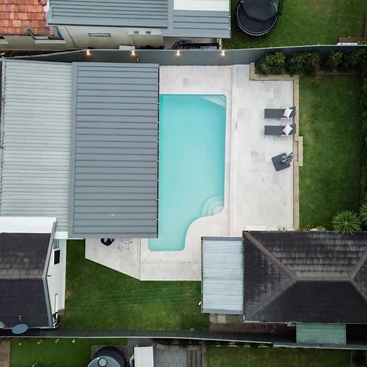 This home has created a little backyard oasis, starting with a SlimWall boundary fence. ️ We're sure they will enjoy countless hours outdoors with the peace of mind that SlimWall offers privacy from surrounding neighbours. SlimWall installation: Style Fencing #modularwalls #makeitmodular #slimwall #boundaryfence #fence #fencedesign #fenceinstallation #goodneighours #privacyfence | ModularWalls | Facebook