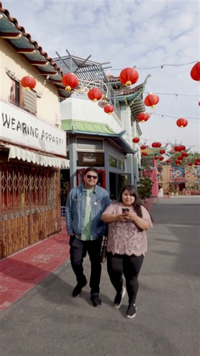 Jen Stark’s (@Jenstark) artistic vision revolves around conceptualizing visual systems to depict themes of plant growth, evolution, infinity, and sacred geometries, utilizing materials such as paper, wood, metal, and paint to create works that balance optical seduction with perceptual engagement. Incorporating new technologies like interactive projections and digital art, Stark’s art often evokes organic, molecular structures, with kinetic effects that immerse viewers in a world of echoing patte