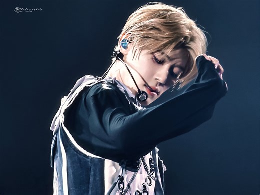 250322Log in Seoul 吴是温Choo Choo 直拍