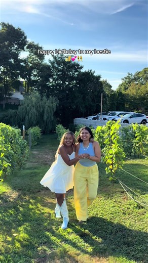 Forever and ever 💗 happy birthday my sweet @Dia, the Charlotte to my Carrie !! #bestfriend #bday #bestie