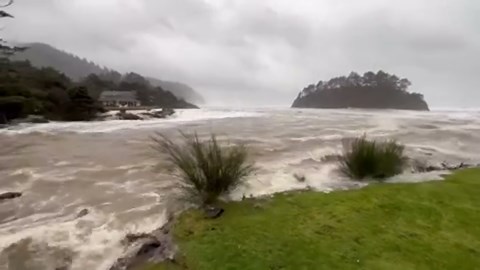 Storm conditions at the Oregon coast