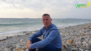 Michael S Togher - When The Robins Come Home For great Country Music 24 hours a day tune in to: https://www.kelticcountry.com Sponsor: GaelicArt.com | Irish Music Memories