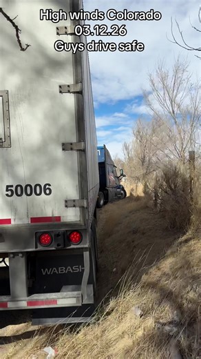 Currently, the weather is unpredictable, so be careful and I can also share an app where I personally view the real-time weather forecast name app “drive weather”