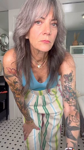 heidi clements on Instagram: "I'm tired of these BS articles. I'm going to find all the writers and start writing articles about their looks. Who's with me? @demimoore FIT DEETS: BRA: @harperwilde MATCHING SET: @aceandjig SHOES: @dolcevita HAT: @gigipip BAG: @chloe #justgetdressed #hair"