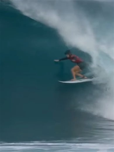 2026 Lexus Pipe Challenger: Surfing at Pipeline, Hawaii