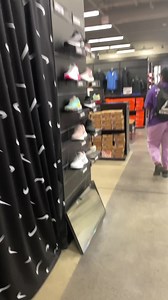 32K views · 1.9K reactions | Nike factory outlet Niagara | Canadá Desde Adentro | Facebook