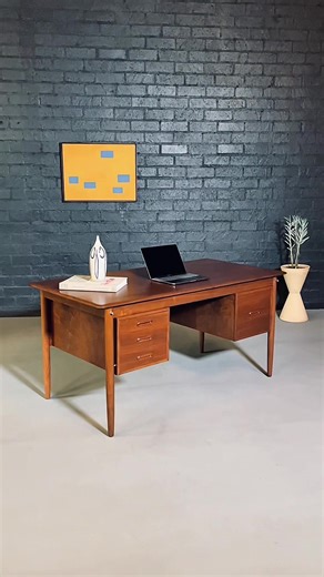 Danish Modern Executive Walnut Desk by Gunnar Schwartz Website: https://danishmodernla.com/ Instagram: https://www.instagram.com/danishmodernla/ #midcenturyfurniture #danishmodern #furniturerestoration #interiordesign #moderndecor