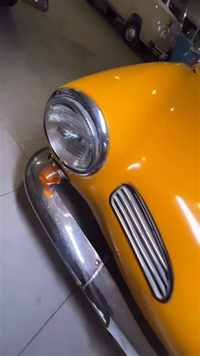 Karmann Ghia Mex on Instagram: "Karmann Ghia 1969 Convertible – Oportunidad real $490,000 Recién llegado 🔥 Este Karmann Ghia 1969 convertible es una excelente oportunidad para quien busca un clásico auténtico, bien presentado y a un precio muy por debajo del mercado. El auto tiene muy buena vista general. ✔️ Interiores completamente nuevos ✔️ Capota nueva ✔️ Llantas nuevas ✔️ Alfombra nueva La pintura se encuentra al 80 % estado, aunque le falta un poco de brillo; con una pulida y encerada el a