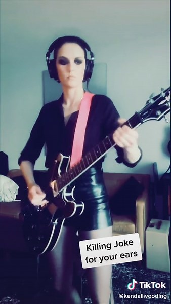 Geordie Walker with the slick riffs!! Went off script a little at the end because it’s fun ❤️‍🔥 #guitar #guitartok #postpunk #foryou