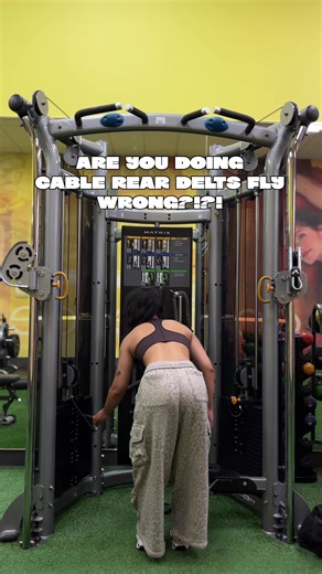 I love cable rear delts fly over the fly machine! If you are the same, make sure that you're doing it correctly because rear delts fly can be tricky to train for how small the muscles are compared to other muscles. Always pay attention to mind-muscle connection while training them!! For those having trouble with doing it, practice it with a resistance bands!! #fyp #explore #fitness #workout #gym