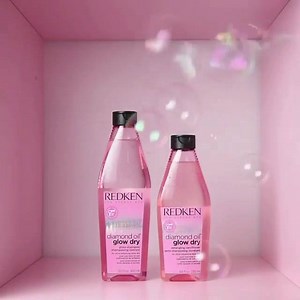 With Redken Diamond Oil your hair will shine like a real diamond 💎 Since the first application it provides 30% more strength and 50% more shine. 🤩 Try it out now! 🤩 ------------- 🎁 Receive for FREE the travel kit #shampoo #conditioner with a minimum order of €39. 🎁 Login and enter the coupon MORESHINE before payment. Valid until the 23rd of June. | Trilab Hair Shop