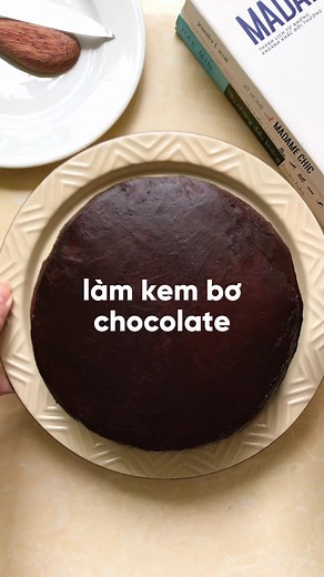 Cách làm kem bơ phủ bánh và bánh chocolate bông lan Socola