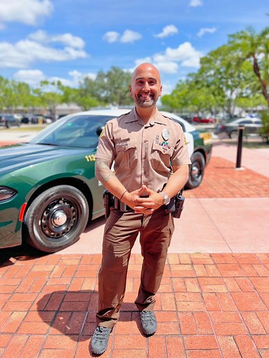 95K views · 2.5K reactions | Did you see a police vehicle with their lights on, but they’re not flashing and there’s no siren? Don’t be alarmed — those are called cruise lights. It’s part of our high visibility policing strategy to deter crime, promote safer driving, and increase our presence in your neighborhoods. So the next time you see us out there with steady lights, give us a wave!  | Miami Dade Sheriff’s Office | Facebook