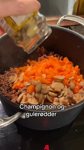 Ala millionbøf gryde Her er 800 g hakket mager okse 350 g gulerødder 2 glas champignon Kalve bouillon. Okse kan også bruges 2 spsk pure Løg pulver. Eller frisk hakket løg 15-20 g marizena jævner Kulør Severes med kartofler. Eller pasta🤷‍♀️ Vi har her til 2 dage. Altså 4 portioner UDEN kartoffel er der 336 kcal og 46 g protein . #opskrift#bodyofchange #foryoupagе #fyp | Body Of Change