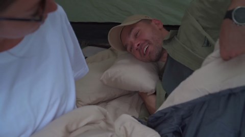 FUNDANGO 2 Person Sleeping Bag with Pillows for Adults Black Double Camping Sleeping Bags 220*150cm, Queen Size Two Person Sleeping Bags with Compression Sack 39.2°F-62.6°F, 6.1lbs, Black