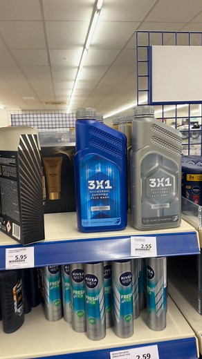 1M views · 40K reactions | Me encontré un envase de Shampoo 3en1 bastante peligroso para los colgados. Conocés a alguien despistado que se lo pondría al auto? | Juanetch | Facebook