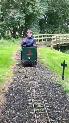 Electric 7 1/4 gauge tram Damhead Minature Railway