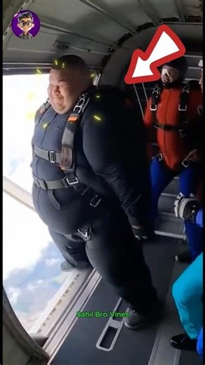 When Fat Boy Try To Jump From Plane … Until it crash on ground 🚀😇 #shortvideo #viralvideo