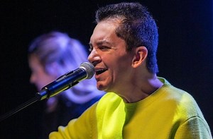 Regis Danese se pronuncia após dizer que odeia tirar foto com fãs | FOLHAMAX