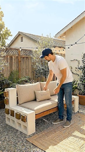 DIY Cinder Block Cottage Bench: Easy Cinder Block & Timber Project!
