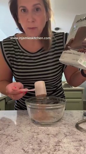 17K views · 190 reactions | A healthy breakfast that tastes good and is easy to make. Chocolate protein waffles with peanut butter yogurt. Here is the recipe for the waffle batter: 1 scoop protein powder 1/4 milk 1 egg 1/4 tsp baking powder #proteinbreakfast #highproteinmeals #proteinwaffles #proteinpowderrecipes #chocolatewaffles #chocolatepeanutbutter #healthybreakfast #easywaffles #wafflesrecipe | In Jamie's Kitchen | Facebook