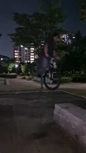 더트점프 야간 라이딩 #dirtjump #dirt700 #mtb #streetmtb #더트점프 #산악자전거 #어반자전거 #메리다 #meridabikes