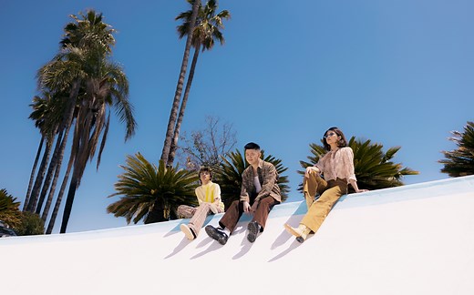 88rising, Rich Brian & NIKI - California (feat. Warren Hue) 官方MV