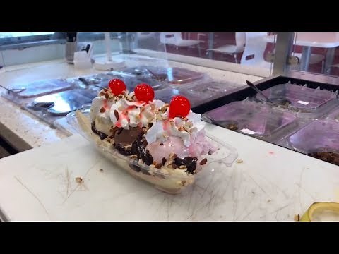How to make a banana split!!!!!!!!!!!!!!