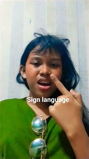 oh yes they both reached for the gun sign language