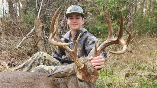 Teen hunter's prayers answered with big, 10-point Mississippi buck