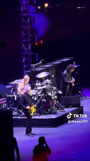 Black Sabbath Performs Iron Man Live