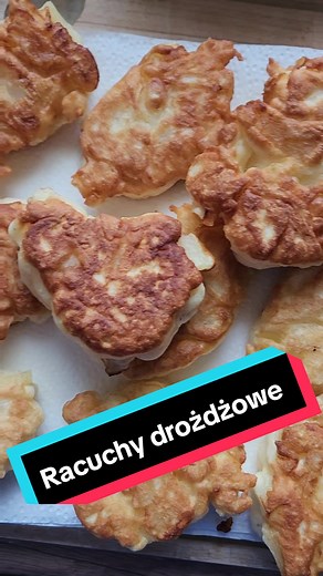 Jak zrobić puszyste racuchy drożdżowe z jabłkami