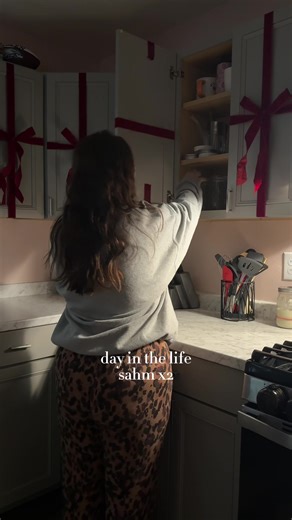 happy saturday! homemade chocolate chip cookies & dinner rolls today! 😋 #fyp #ditl #momsoftiktok #realisticmomlife #sahm