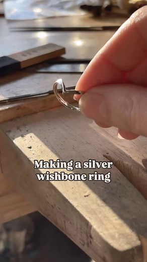 Making a silver wishbone ring! 💫 This was the second project from the first week of my Diploma and I have to say that coming back to silver after my mis-adventures with gold was like a dream. Loved this project, and the resulting ring. I’m seriously thinking about making more of these - perhaps with a gemstone or two included somehow? 🤔 Let me know what you think! I’ve also got a longer version of this reel too which shows more of the individual stages. 30 seconds doesn’t really give much away