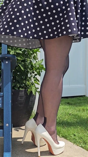 My favorite Summer dress and Fully Fashioned Stockings