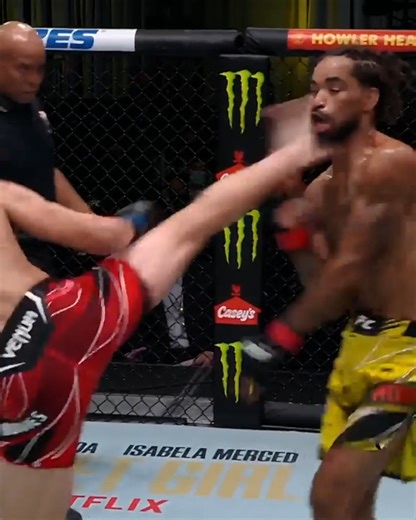 921K views · 10K reactions | How awesome are these knockouts from the Octagon's best lightweights!   Enjoy these fights and more on UFC Fight Pass | UFC | Facebook