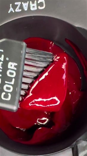 Ruby Rouge and Bordeaux are 2 iconic shades on their own, mix them together to create a totally customised look! Don't be afraid, get experimenting ❤️ #crazycolor #RedRevolution #mixingvideo #hairdye