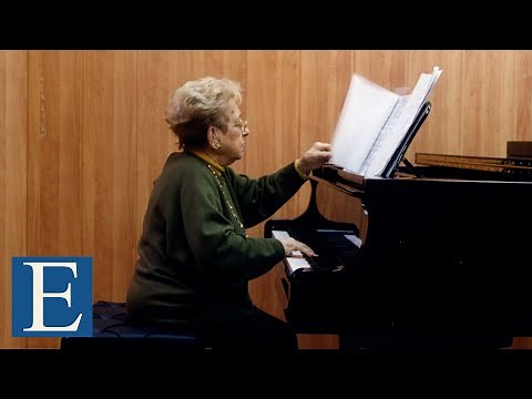 Alicia de Larrocha Masterclass - Piano - Albéniz: Iberia - Rondeña