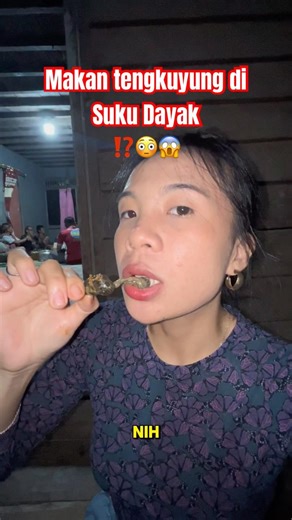Eating tengkuyung by the Dayaks 😳😱⁉️