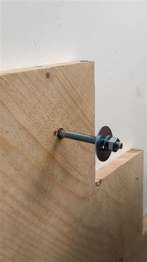 Entice Studio | How to fasten stringers to the wall #stringers #wall #smart | Instagram