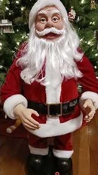 Giggles International: Animated Dancing Santa Claus