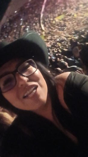 no cantaremos bonito pero cantamos con el corazón 😬🤪 #intocable #concierto