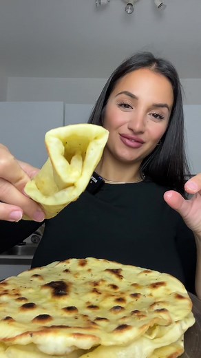 Buttrige Pfannenbrote mit Knoblauchbutter zubereiten