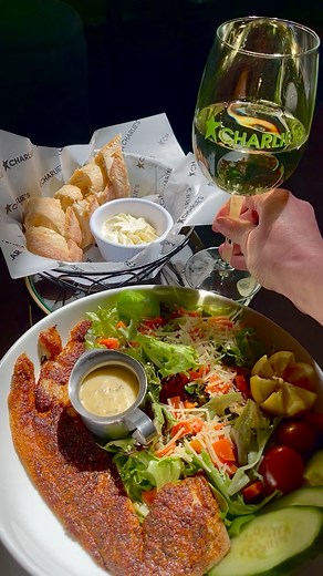 Now this is what we mean when we say “let’s grab lunch.” There’s something about slowing down mid-day—ordering something fresh and seasonal, pouring a glass of white before 1pm, and taking your time with it all. Lunch at Charlie’s isn’t rushed. It’s meant to be enjoyed. Whether you’re catching up with a friend, sneaking in a quiet solo hour, or just looking for a little midweek magic, we’ve got the table. 📍 Lunch is served Tuesday–Friday beginning at 11:30 ✨ Walk-ins welcome | Reservations enco