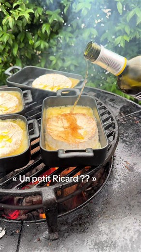Vous l’accompagnez de quoi votre camembert ? #brasero #foodlovers #bbqlovers
