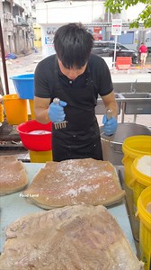 Crispy Pork Michelin Star. A legendary street food spot . Shop name: Restoran Wong Mei Kee 📍30, Jalan Nyonya, Pudu, 55100 Kuala Lumpur, Malaysia ⏰ Open 12 PM – 3 PM | Closed on Monday 🤙 60 12-371 6799 | Food Land