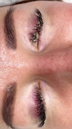 Eyelashe Extension Process: A Close-Up Look